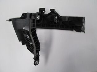 AUDI Q5- 10/12; FAR ALT BAGLANTI BRAKETI KÖSE SAG PLASTIK (BFN)