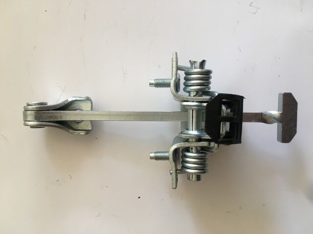 OPEL VECTRA- 06/09; ÖN KAPI DURDURUCUSU SAG/SOL AYNI (ADET) (KAPI GERGISI)