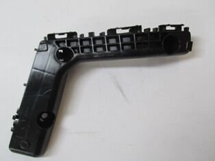 TOYOTA COROLLA- NDE180- 13/16; ÖN TAMPON IÇ BAGLANTI BRAKETI SOL (YAN KULAGA TAKILAN) (TYG)