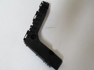 TOYOTA COROLLA- NDE180- 13/16; ÖN TAMPON IÇ BAGLANTI BRAKETI SOL (YAN KULAGA TAKILAN) (TYG)