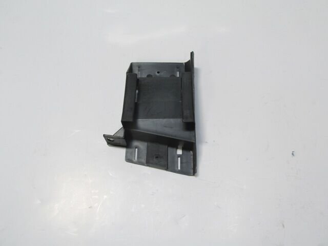 BMW 3 SERI- E36- SD/COUPE- 91/98; ÖN TAMPON IÇ BAGLANTI BRAKETI SAG (YAN KULAGA TAKILAN)(PLASTIK)(TW