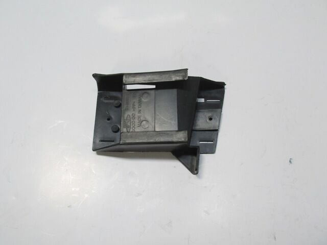 BMW 3 SERI- E36- SD/COUPE- 91/98; ÖN TAMPON IÇ BAGLANTI BRAKETI SAG (YAN KULAGA TAKILAN)(PLASTIK)(TW