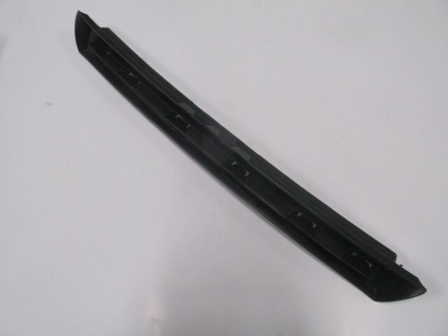 CITROEN C4- 04/09; ÖN TAMPON PANJURU ÜST ORTA SIYAH (TW)