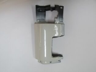 ISUZU NKR- 90/97; FAR ÇERÇEVESI SAG BEYAZ (BFN)