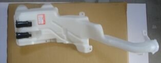 TOYOTA RAV4- 01/04; ÖN CAM SU BIDONU/DEPOSU (ÇIFT MOTORLU) (BORUSU ILE BIRLIKTE) (TW)