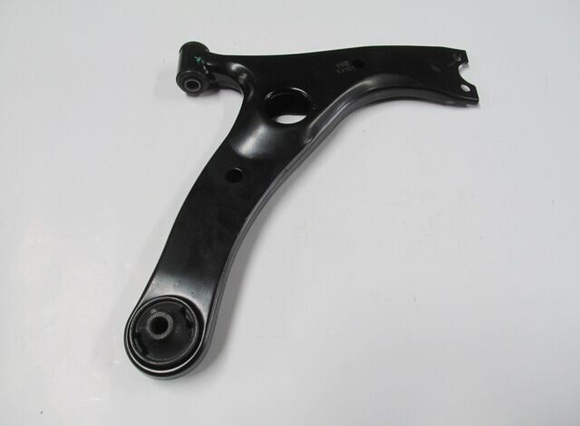 TOYOTA RAV4- 01/04; ÖN ALT TABLA SAG ROTILSIZ (SALINCAK) (SH)