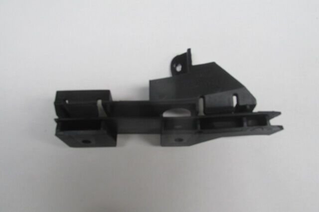 BMW 3 SERI- E46- SD- 98/01; ÖN TAMPON IÇ BRAKETI SAG PLASTIK (TYG)