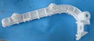 MITSUBISHI OUTLANDER- 08/09; ÖN TAMPON BAGLANTI BRAKETI SAG (PLASTIK) (TW)