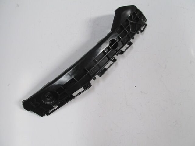 TOYOTA YARIS- 11/16; ARKA TAMPON BAGLANTI BRAKETI SOL PLASTIK (TYG)