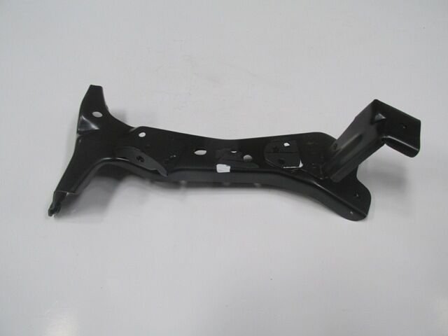 AUDI A3- SD/HB/SB- 12/16; ÖN ÇAMURLUK BRAKETI SAG (TW)