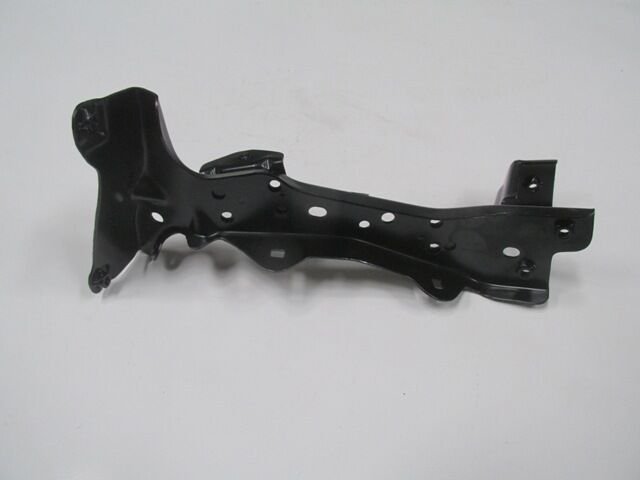 AUDI A3- SD/HB/SB- 12/16; ÖN ÇAMURLUK BRAKETI SAG (TW)