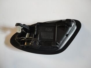 HONDA JAZZ- 01/08; ÖN KAPI IÇ AÇMA KOLU SOL SIYAH (HUSHAN)