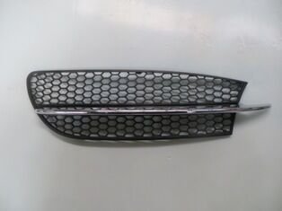 ALFA ROMEO 147- 01/05; ÖN TAMPON PANJURU SAG SIYAH (ÇITASI NIKELAJLI) (TW)