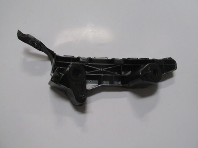 MAZDA 3- SD/HB- 14/16; ÖN TAMPON BRAKETI SOL (PLASTIK) (TYG)