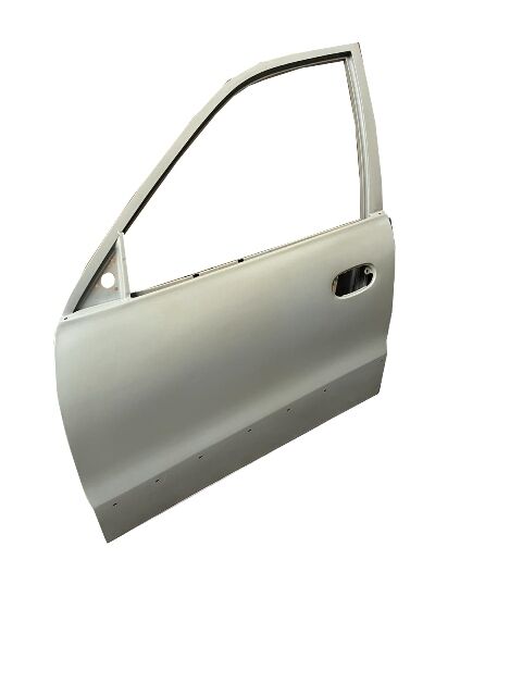 HYUNDAI ACCENT- 98/00; ÖN KAPI KOMPLE SOL BAND DELIKLI GRI BOYALI (ICELI/ÇEKOMASTIKLI) (TW)