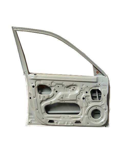 HYUNDAI ACCENT- 98/00; ÖN KAPI KOMPLE SOL BAND DELIKLI GRI BOYALI (ICELI/ÇEKOMASTIKLI) (TW)