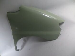 HYUNDAI STAREX- MINIBÜS- 98/08; ÖN ÇAMURLUK SAG SINYAL DELIKLI/ANTEN DELIKLI (GRI BOYALI) (SIMYI)