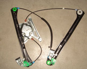 AUDI A4- 95/99; ÖN CAM KRIKOSU SOL ELEKTRIKLI/MOTORSUZ (TW)
