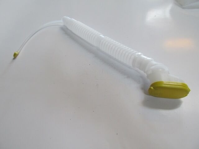 RENAULT MEGANE- 2- 03/09; ÖN CAM SU BIDONU/DEPOSU DOLUM BORUSU KAPAKLI