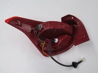 HYUNDAI I10- 13/16; STOP LAMBASI SAG KIRMIZI/BEYAZ (FAMELLA)
