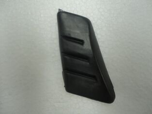 NISSAN SUNNY- B13- 90/94; ARKA ÇAMURLUK BANDI SAG ÇIZGILI TIP SIYAH (YAPISTIRMALI) (TYG)