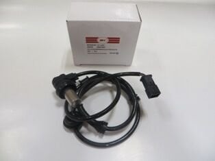 AUDI A4- 95/99; ABS SENSÖRÜ ARKA SAG/SOL AYNI (ADET) 2 FISLI (1,6/1,8/1,9 TDI/2,4/2,6/2,5 TDI) (