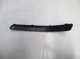 VOLKSWAGEN POLO- 5- 05/09; ÖN TAMPON BANDI SAG SIYAH PÜTÜRLÜ TIP (TEK FARLI TIP) (TYG)