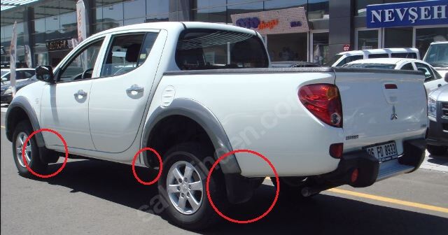 MITSUBISHI L200- PICK UP- 10/15; ARKA ÇAMURLUK AGZI PLASTIGI SAG (DODIK) 4X2