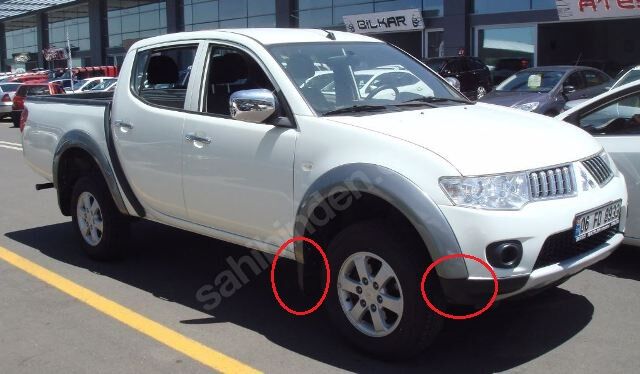 MITSUBISHI L200- PICK UP- 10/15; ARKA ÇAMURLUK AGZI PLASTIGI SAG (DODIK) 4X2