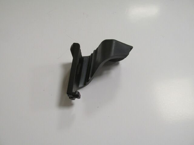 BMW 3 SERI- F30- 12/18; FAR ÜST BAGLANTI BRAKETI SOL (LCI) (PLASTIK ENJEKSIYON)