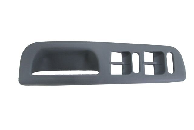 VOLKSWAGEN BORA- 99/05; ÖN CAM DÜGME ÇERÇEVESI SOL (KAPI ÇEKME KOLU) GRI