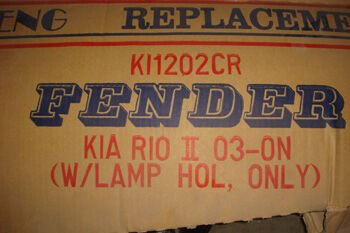 KIA RIO- II- 03/05; ÖN ÇAMURLUK DELIKLI SAG BAND DELIKSIZ (TW)