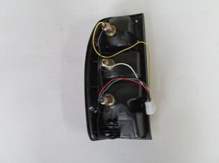 MAZDA B2500- PICK UP- 01/03; STOP LAMBASI SAG SARI/BEYAZ/KIRMIZI (AA MOTOR/DEPO)