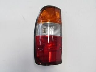 MAZDA B2500- PICK UP- 01/03; STOP LAMBASI SOL SARI/BEYAZ/KIRMIZI (AA MOTOR)