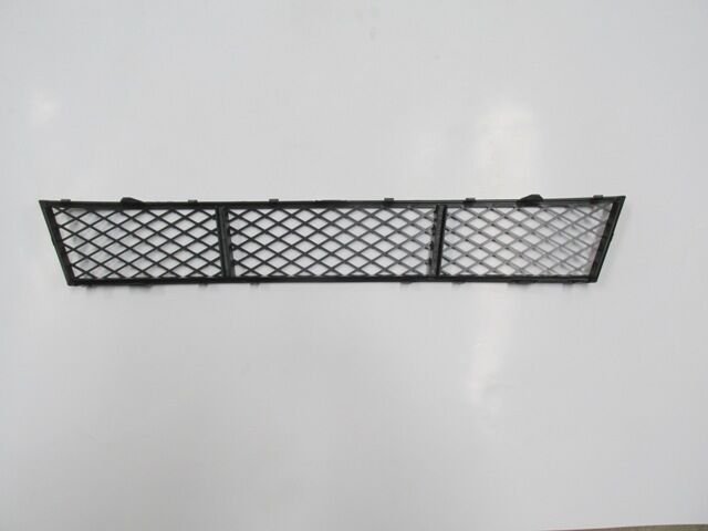 BMW 5 SERI- F10- 10/13; ÖN TAMPON PANJURU ORTA SIYAH (TW)