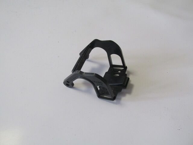 BMW 5 SERI- F10- 10/16; FAR YIKAMA FISKIYE KAPAGI BRAKETI SAG (M5/LCI)