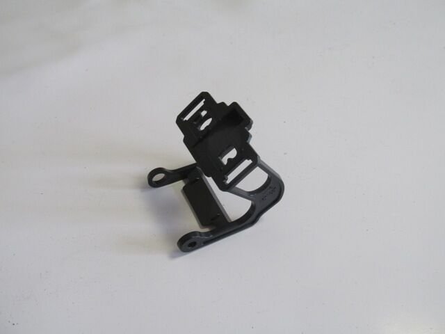 BMW 5 SERI- F10- 10/16; FAR YIKAMA FISKIYE KAPAGI BRAKETI SOL (M5/LCI)