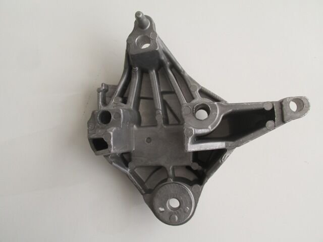 RENAULT CLIO- 2- SD- 98/01; MOTOR ÜST BAGLANTI KULAGI (TAKOZ) (ALÜMINYUM)