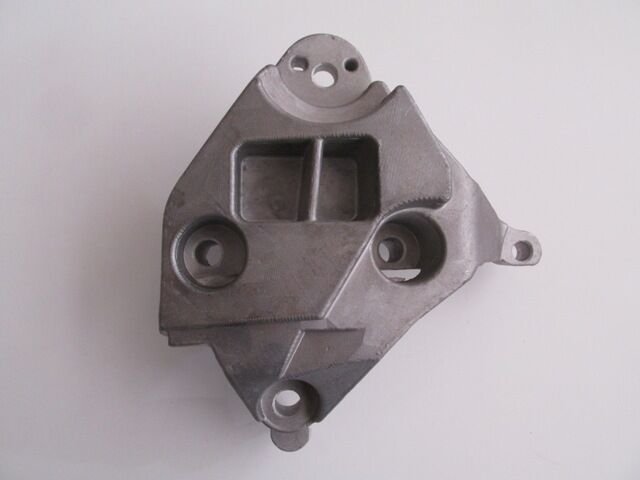 RENAULT CLIO- 2- SD- 98/01; MOTOR ÜST BAGLANTI KULAGI (TAKOZ) (ALÜMINYUM)