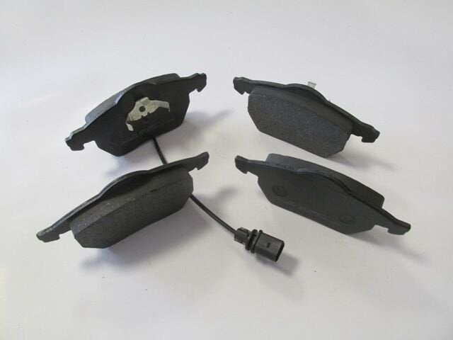 AUDI A4- 05/08; ÖN FREN BALATASI 1,6/1,8T/2,4/2,8(1KABLOLU)(DISK)(156,4X73,8X19,6/74,1X19,6)(BRAMAX)