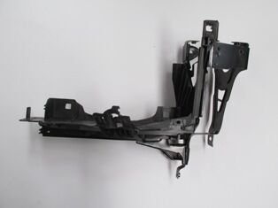 BMW 5 SERI- F10- 10/16; FAR ALT BAGLANTI BRAKETI SAG (PLASTIK BRAKETI ILE BIRLIKTE) (TW)