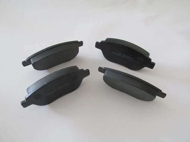 CITROEN XSARA PICASSO- 01/08; ÖN FREN BALATASI (KABLOSUZ)(DISK)(137X57,4X18)(BRAMAX)