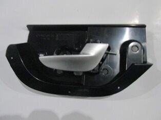 VOLVO S60- 00/04; ARKA KAPI IÇ AÇMA KOLU SAG SIYAH (ELCEGI GÜMÜS GRI) (HUSHAN)