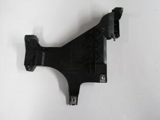 AUDI A4- 13/15; FAR ALT BAGLANTI BRAKETI SAG (FAR ALT TASIYICI) PLASTIK (TW)