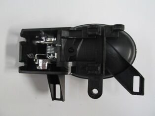 NISSAN JUKE- 11/19; ÖN KAPI IÇ AÇMA KOLU SAG SIYAH (ELCEGI NIKELAJLI) (HUSHAN)