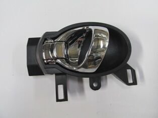 NISSAN JUKE- 11/19; ÖN KAPI IÇ AÇMA KOLU SOL SIYAH (ELCEGI NIKELAJLI) (HUSHAN)