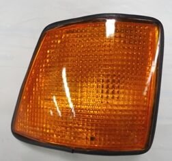 BMW 7 SERI- E32- 88/92; ÖN SINYAL SAG SARI (FAMELLA)