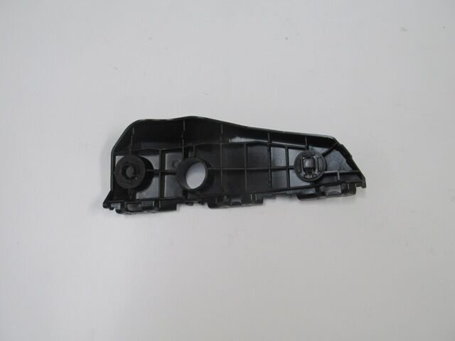 TOYOTA AURIS- 07/10; ÖN TAMPON IÇ BAGLANTI BRAKETI SOL PLASTIK (EAGLE BODY)