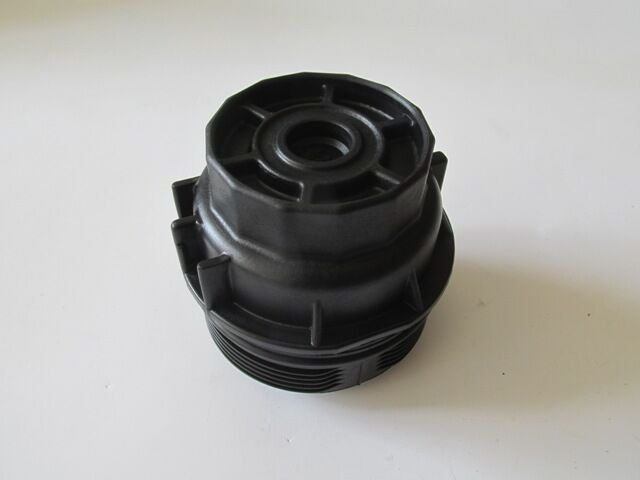 TOYOTA AURIS- 07/10; MOTOR YAG FILTRE KAPAGI (D-4D DIZEL) (PLASTIK)