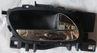 PEUGEOT 207- 06/12; ARKA KAPI IÇ AÇMA KOLU SAG (ELCEGI NIKELAJLI) (HUSHAN)